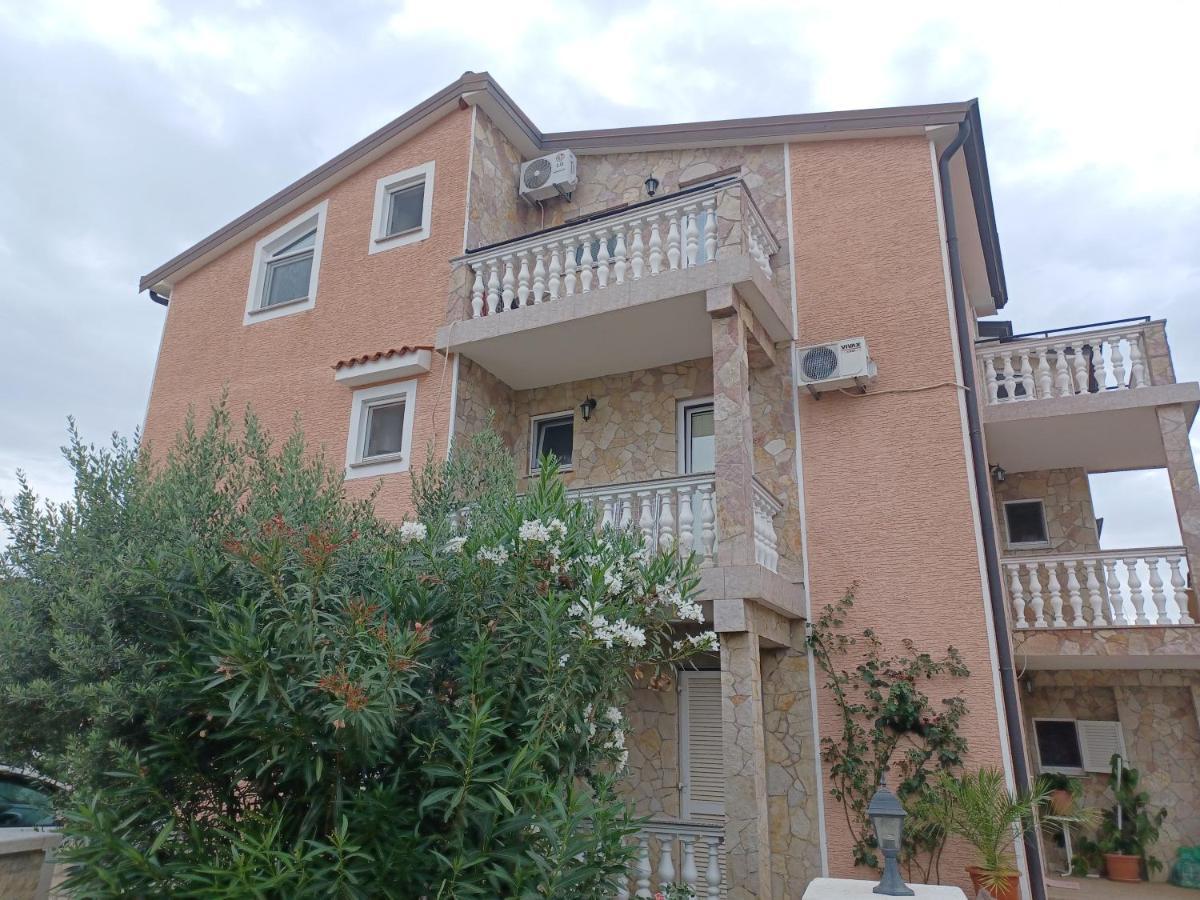 Apartments Vesna Nova Vas  外观 照片